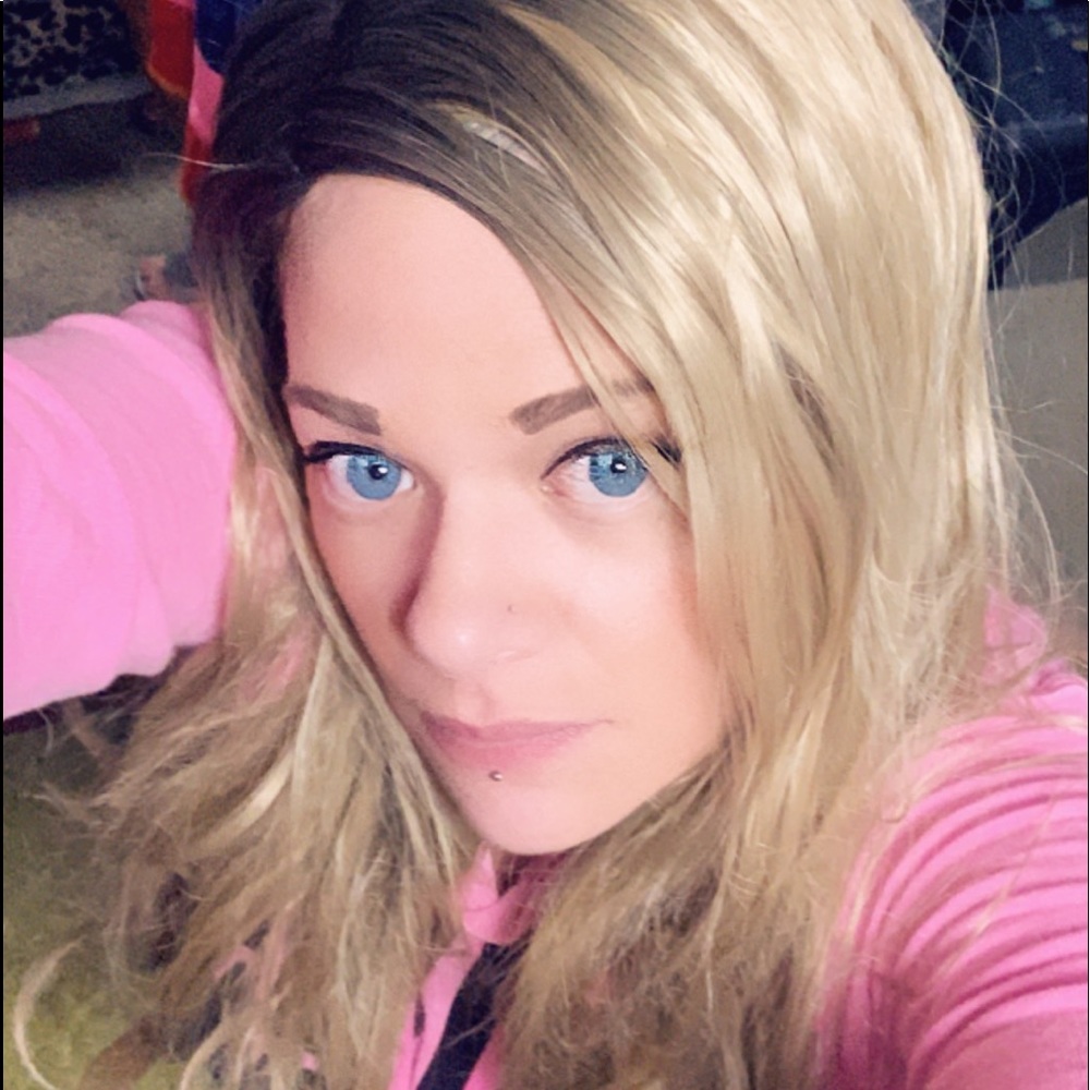 Wig - Picture 2 of 4